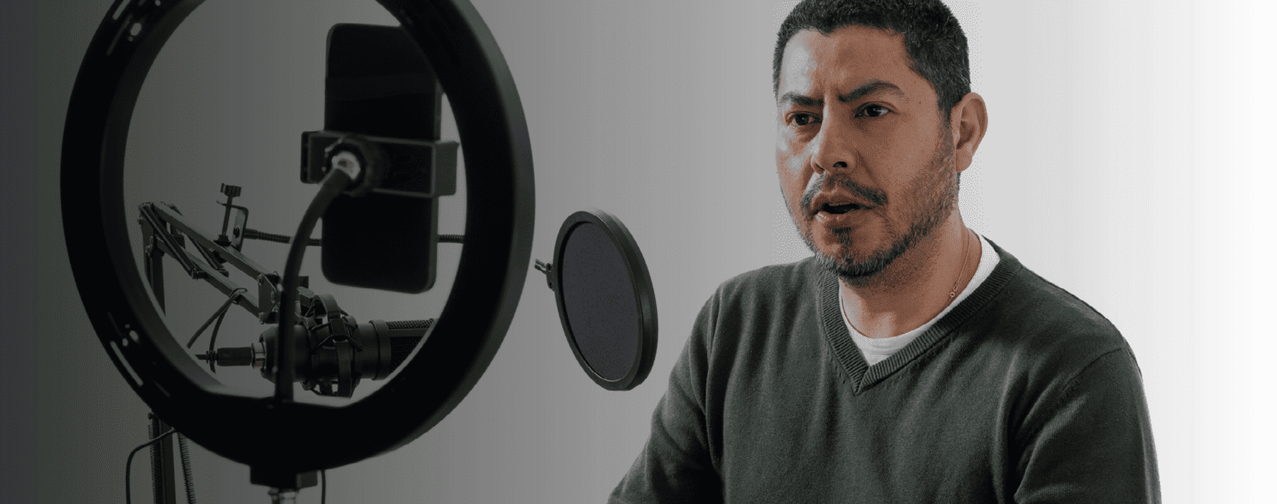 Discover the Power of </br>Advertising with Podcasts